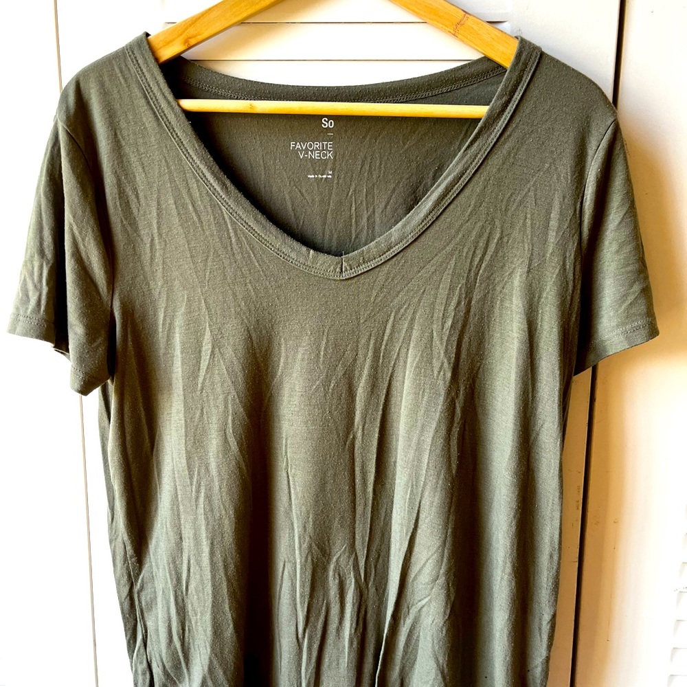 Womens Essential T Favorite V Neck, size S, sage green
